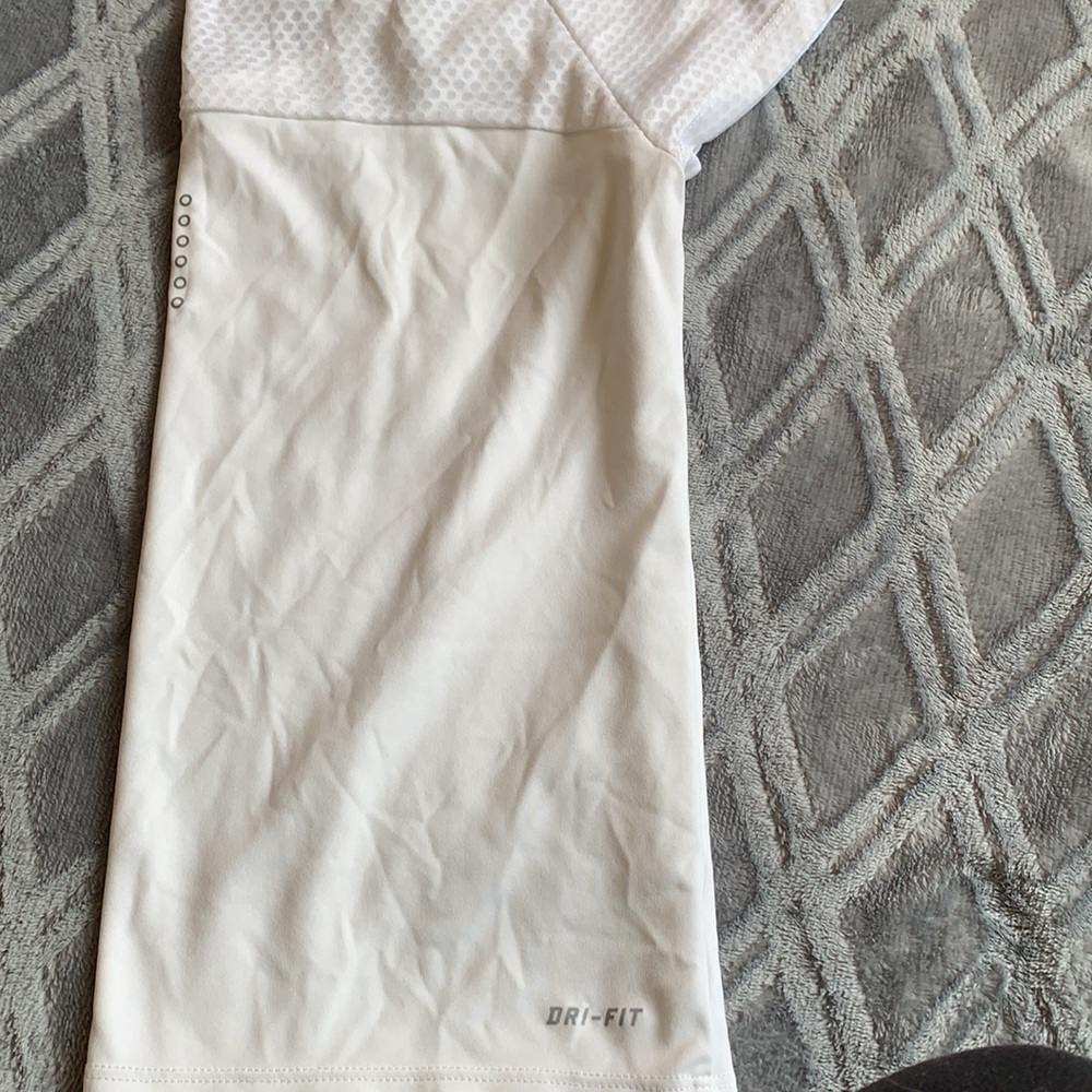 Nike tee - Picture 3 of 3